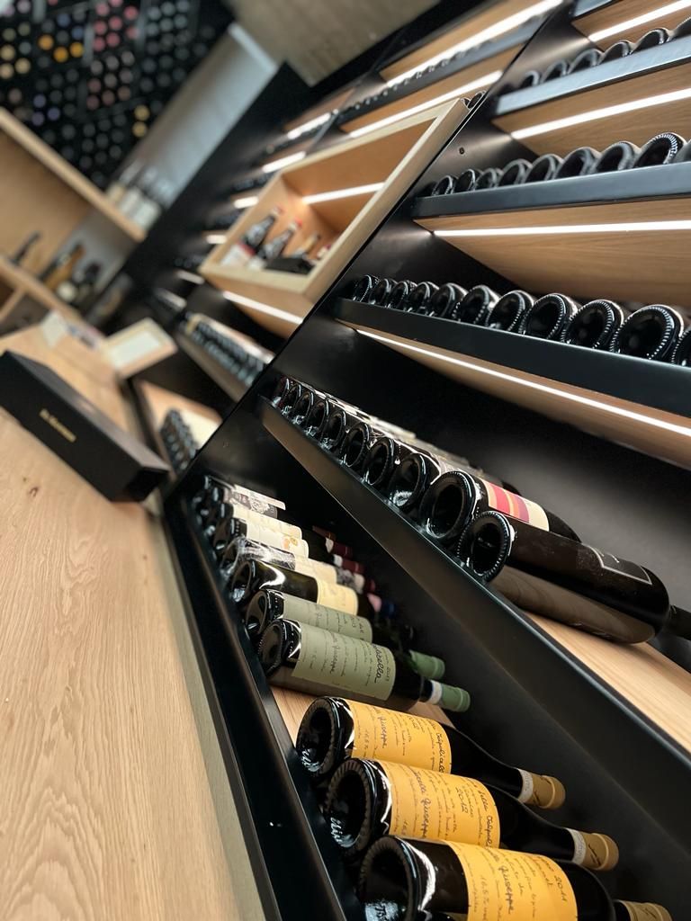 Agrate Special Wine Room